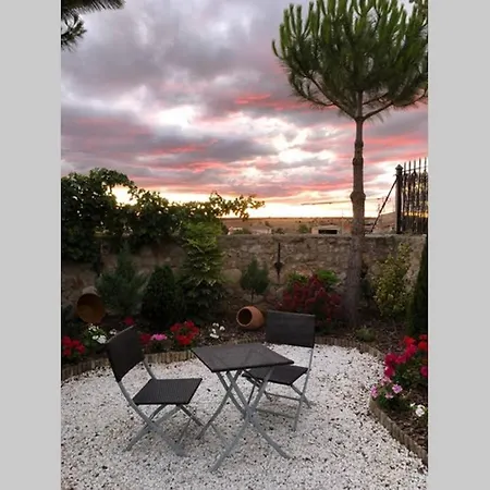 La Joya Del Eden Apartman Tardobispo